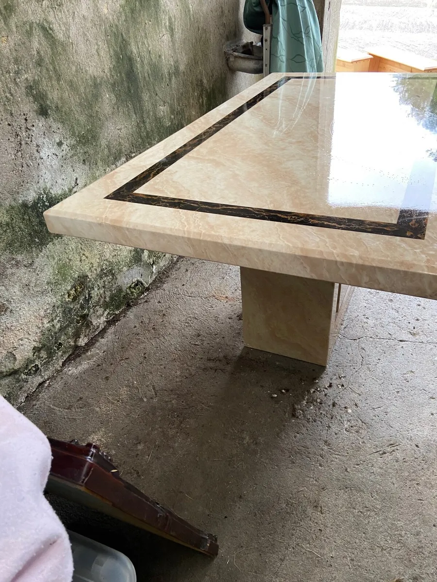 Marble kitchen table - Image 1