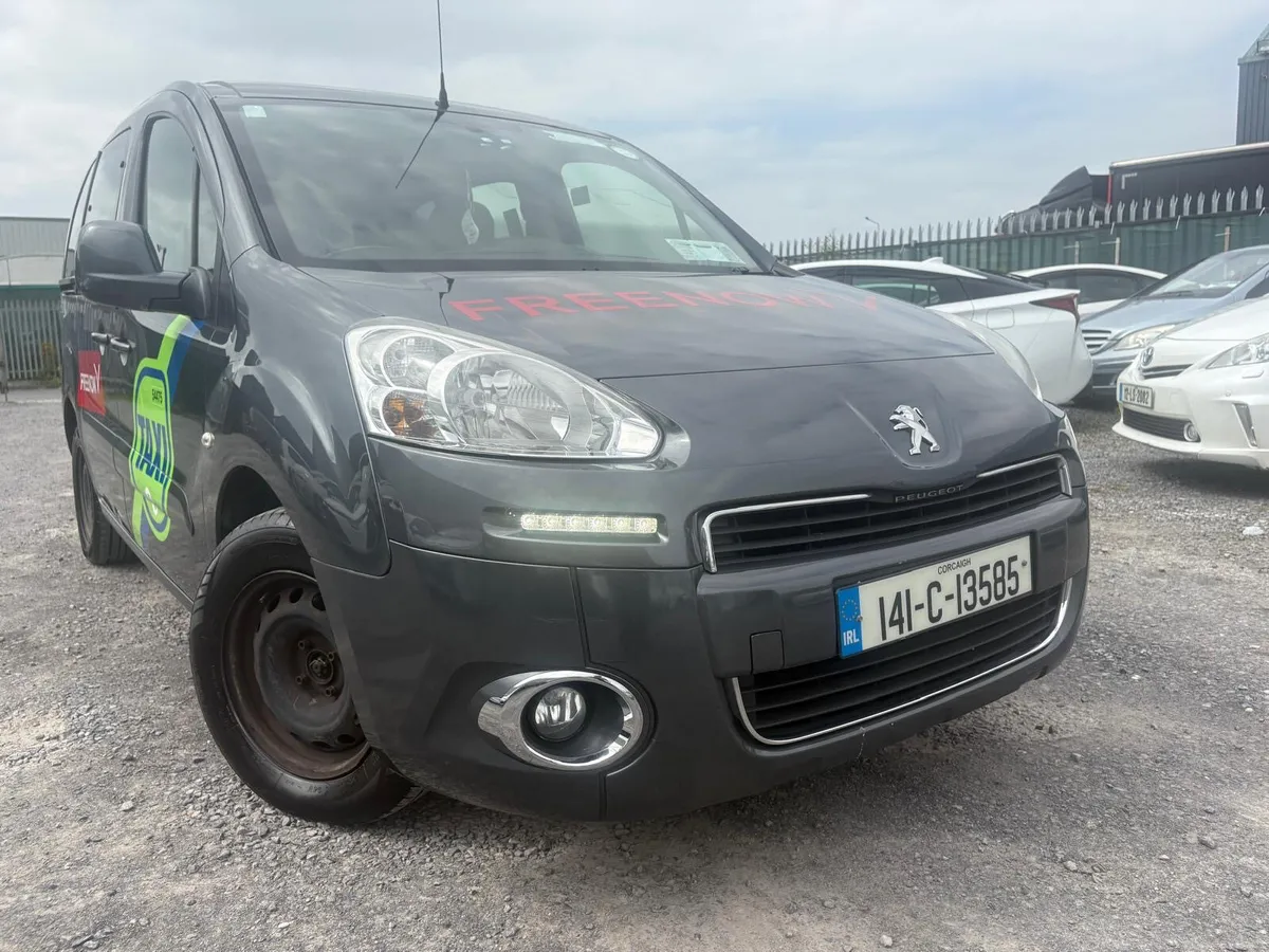 Ready taxi for sale Peugeot Partner Tepee 2014 - Image 4