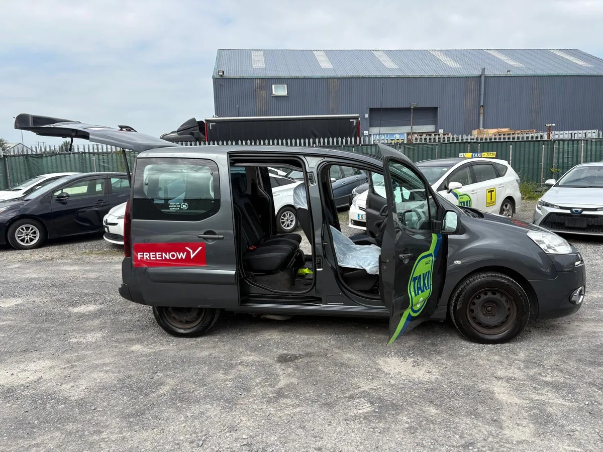 Ready taxi for sale Peugeot Partner Tepee 2014 - Image 3