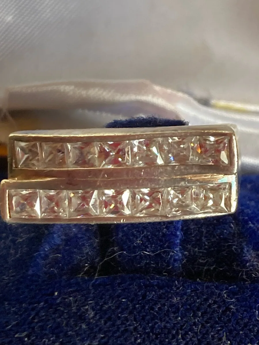 Sterling Silver ring with clear crystals - Image 2