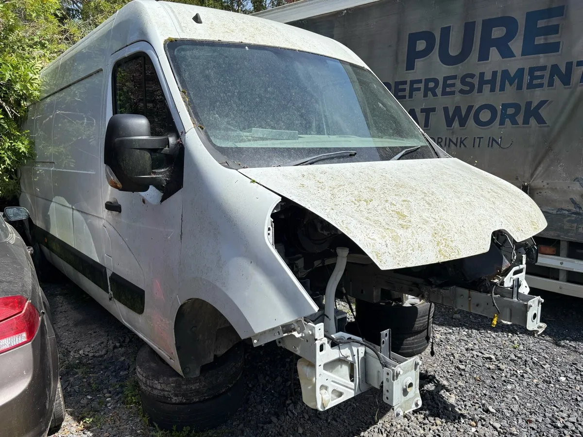 2015/19 Renault master breaking COMPLETE FRONT - Image 1