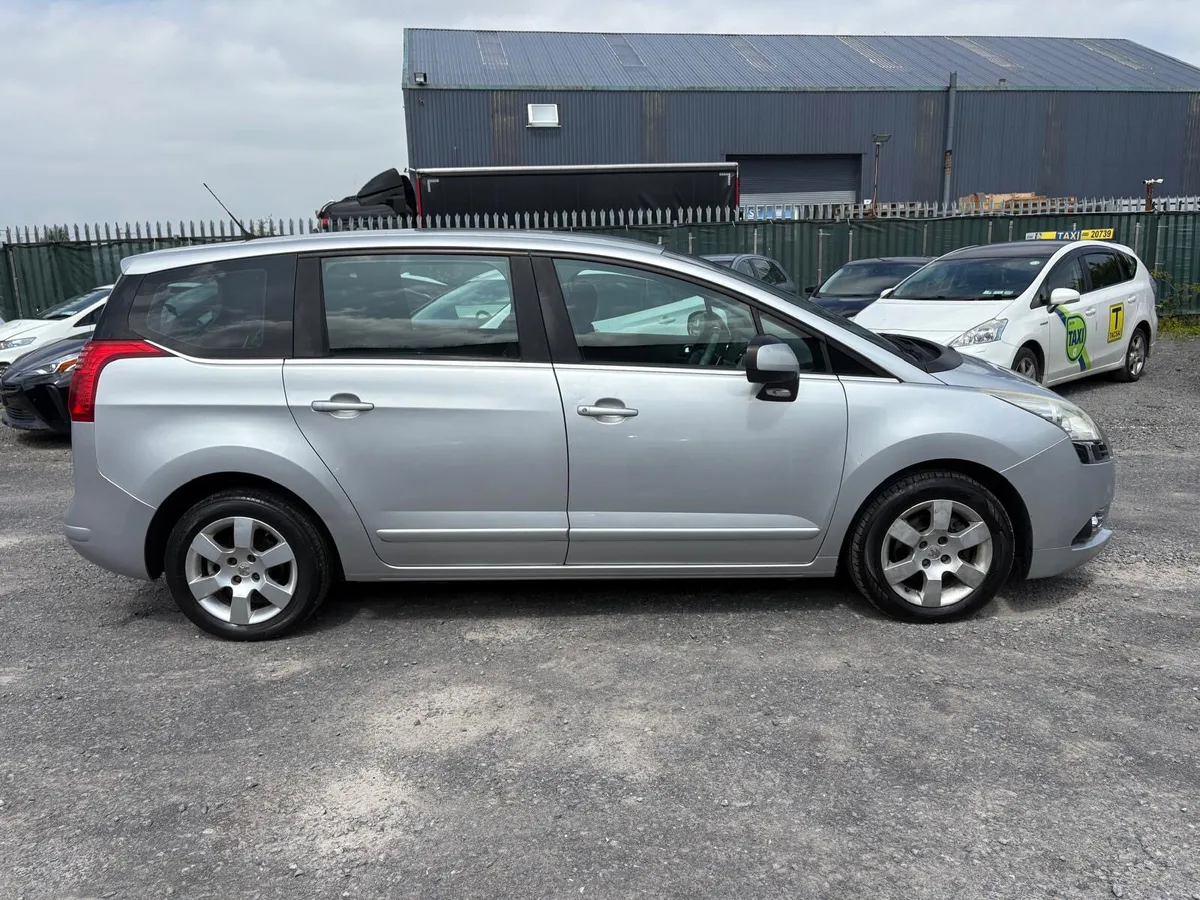 Peugeot 5008 2010 7 seater automatic - Image 3
