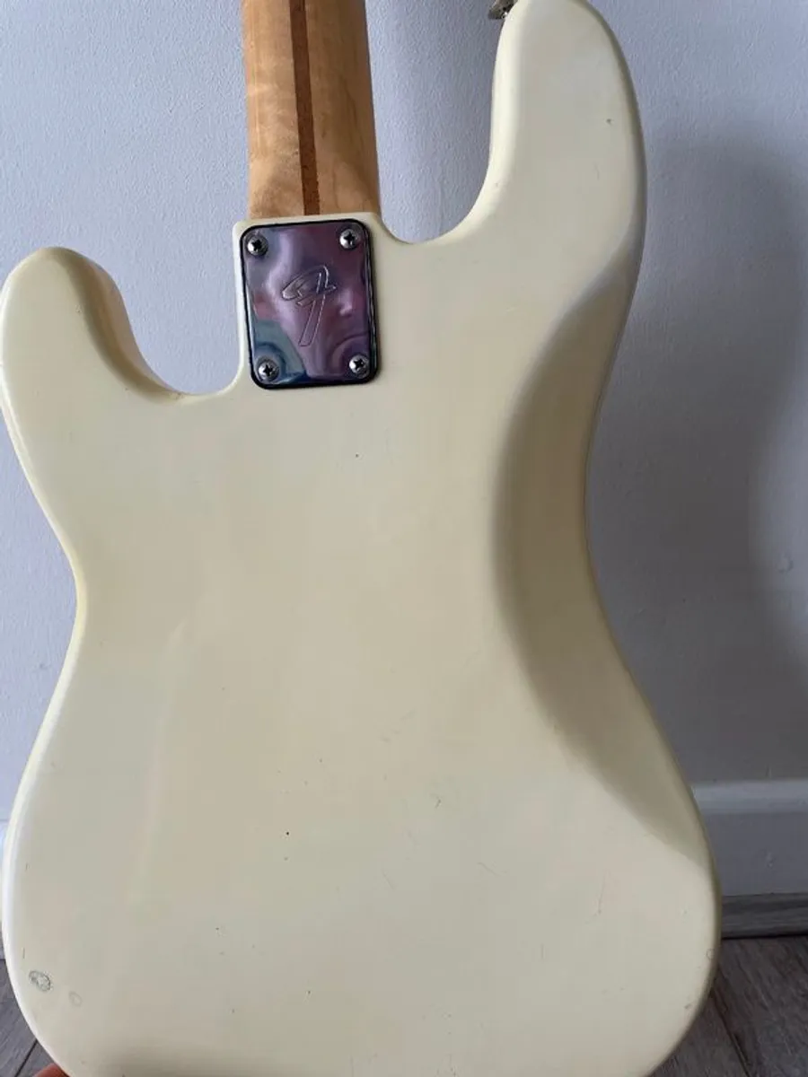 Fender Precision 1977 - Image 2