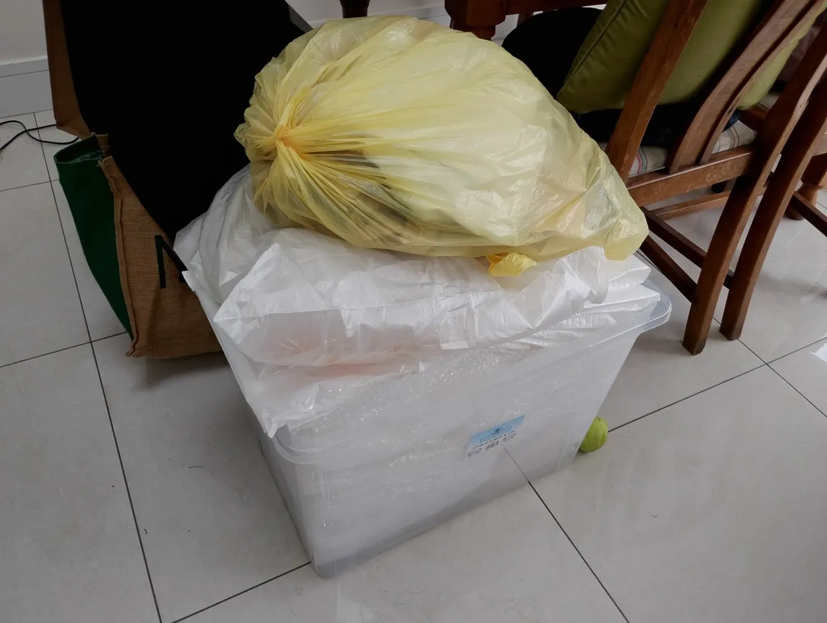 Cardboard moving boxes + bubblewrap - Image 2