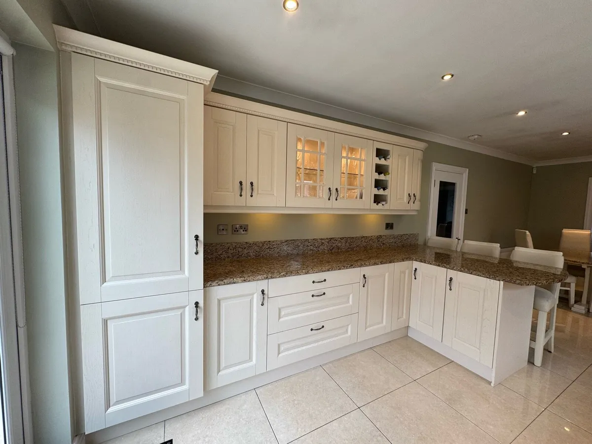 Solid Wood Kitchen Granite Tops & Appliances - Image 2