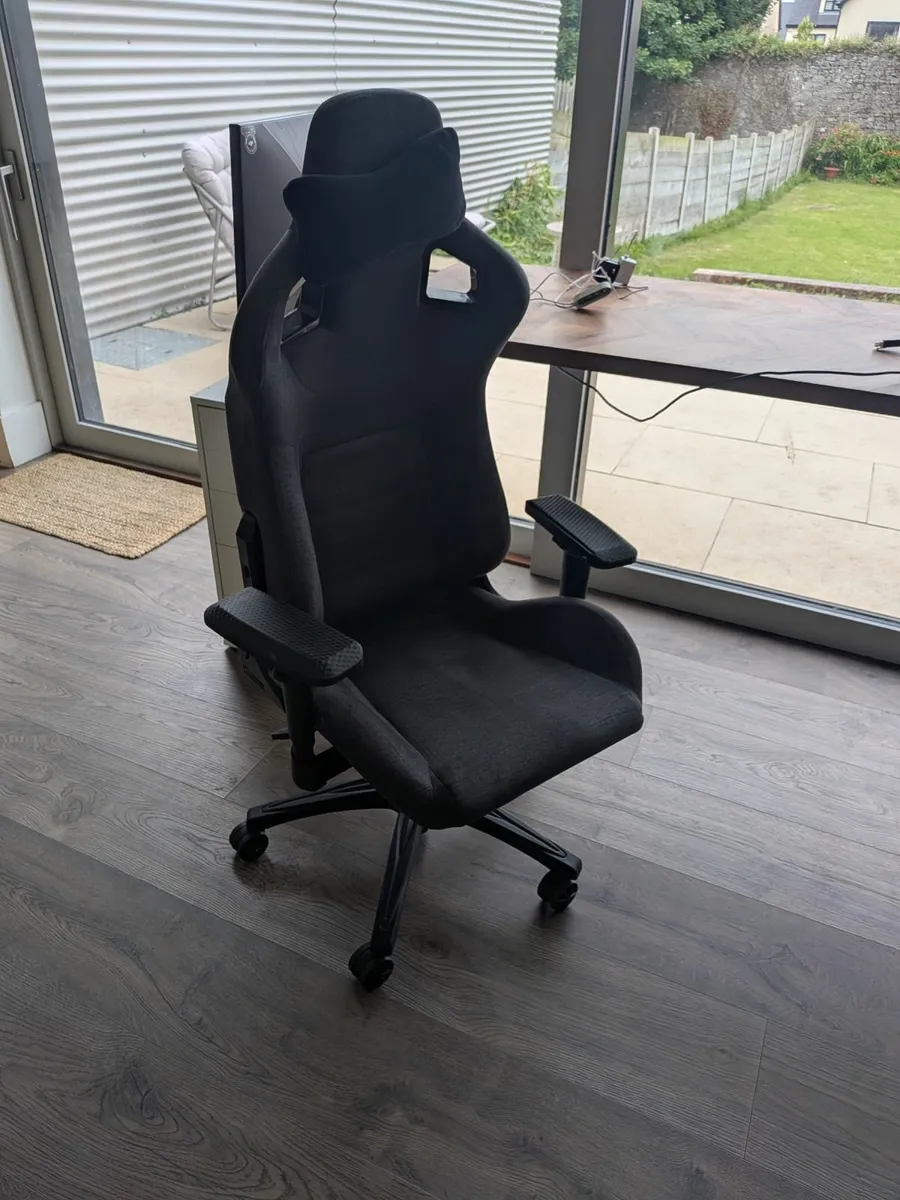 corsair t3 gaming chair