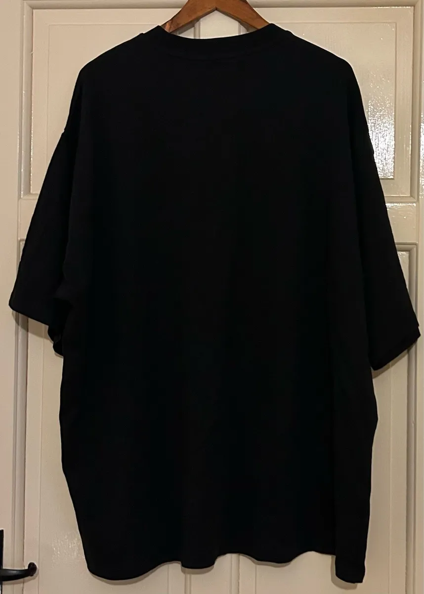 Men’s plain black T-shirt - Image 2