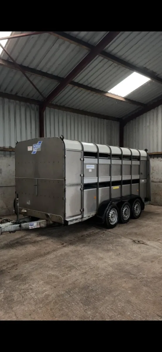 Cattle trailer - Image 1