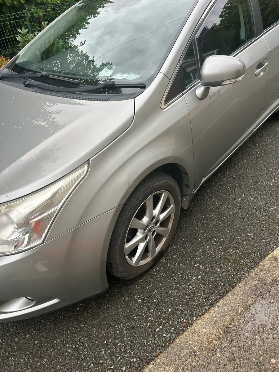 Toyota Avensis Estate 2009 - Image 2