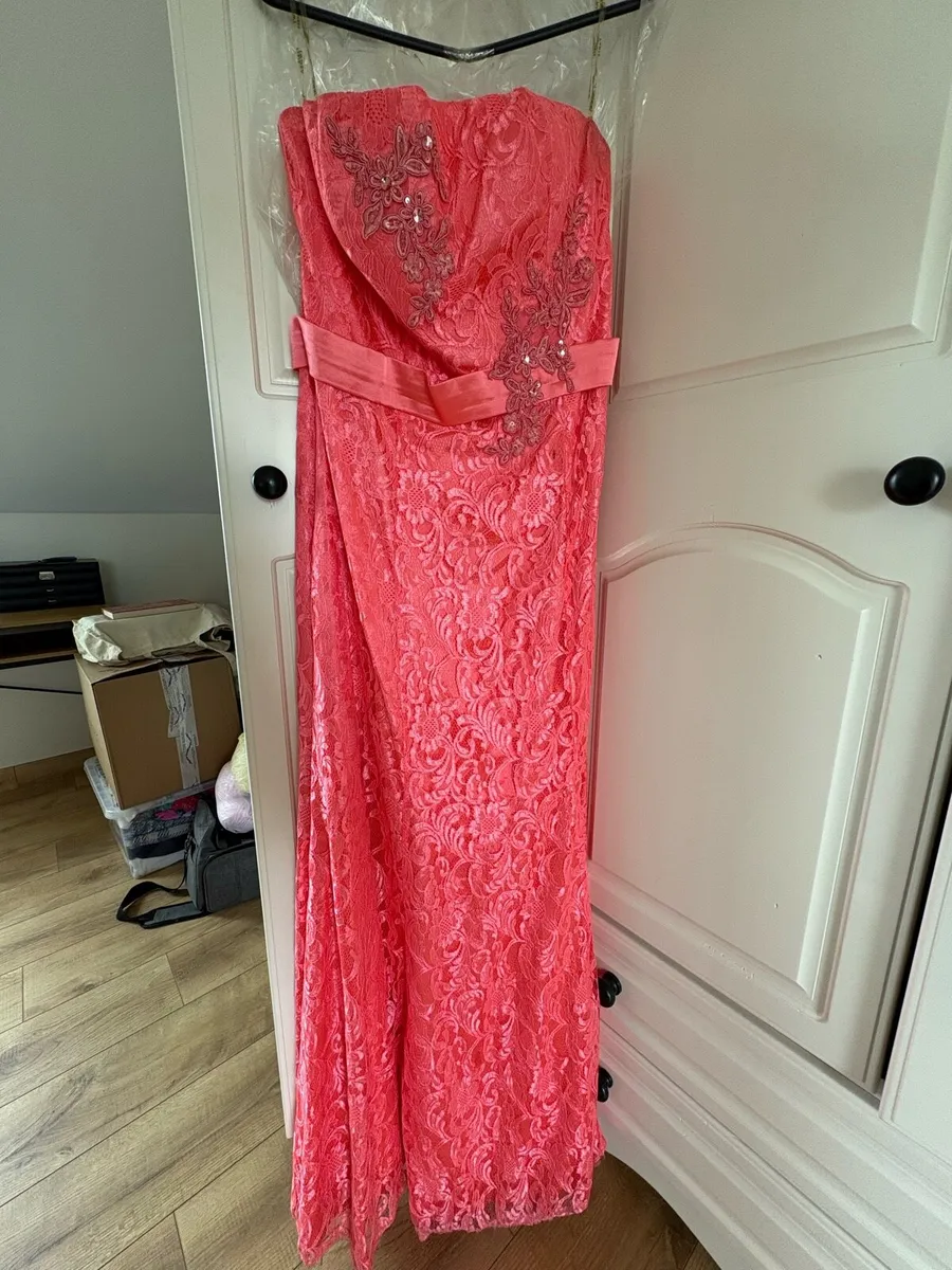 Women’s Dress - Image 3