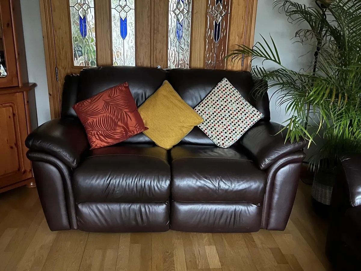 Suite of furniture - Image 2