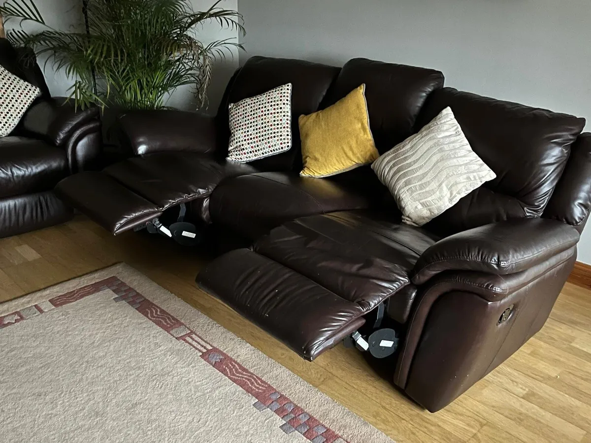 Suite of furniture - Image 4