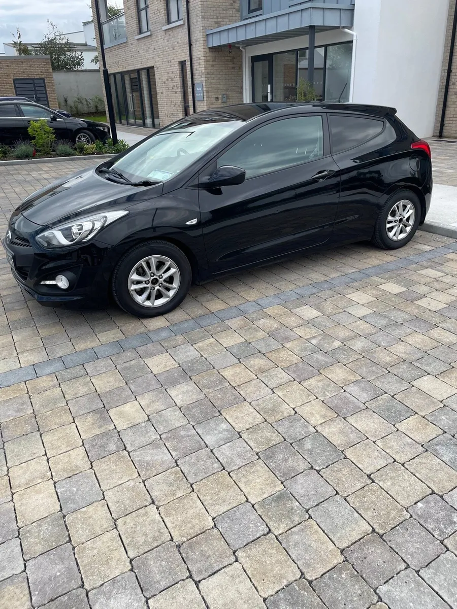 hyundai i30 low mileage - Image 2