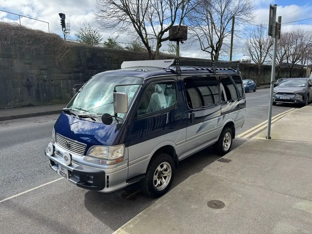 1996 Toyota Hiace - Image 2