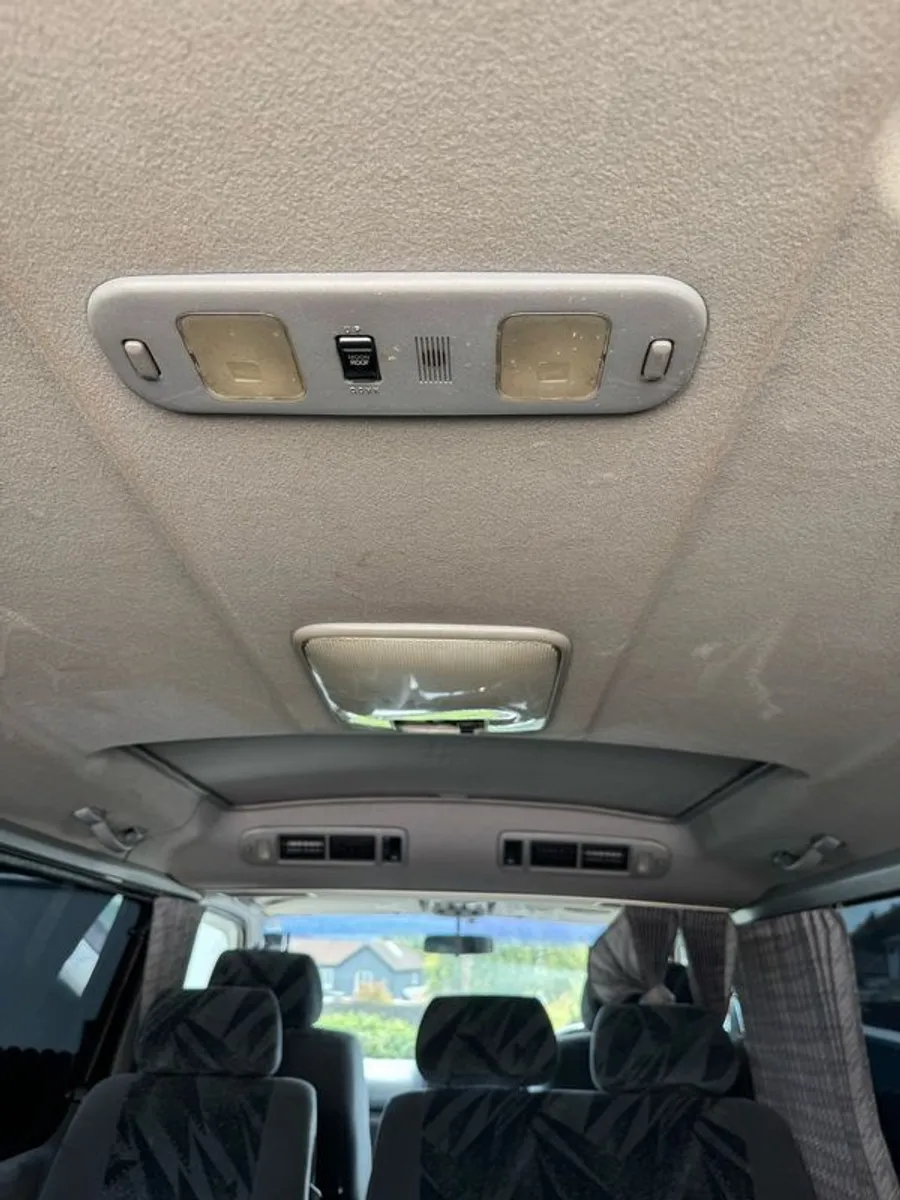 1996 Toyota Hiace - Image 4