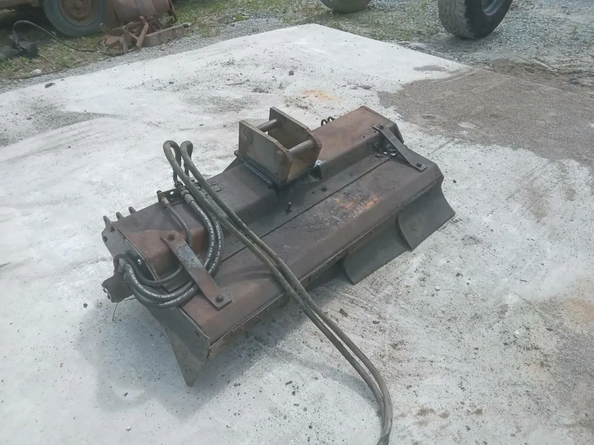 Hydraulic Road sweeper suit 3 ton digger 35mm pins - Image 1