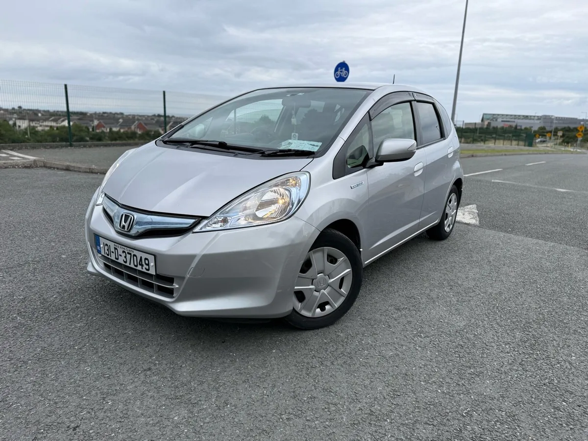 2013 Honda Fit Jazz Auto Hybrid 1.3 NCT - Image 2