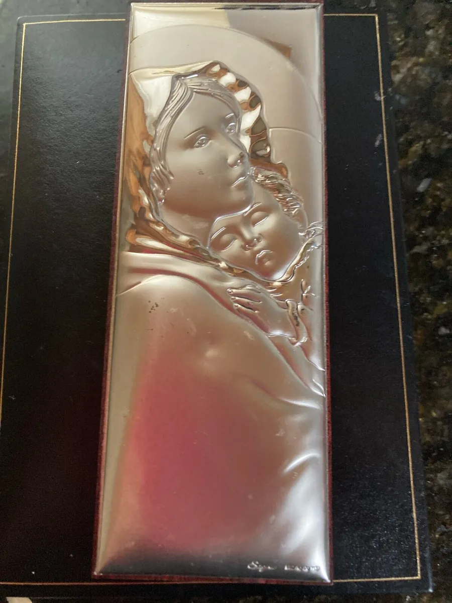 Mother and baby silver plaque - Image 1