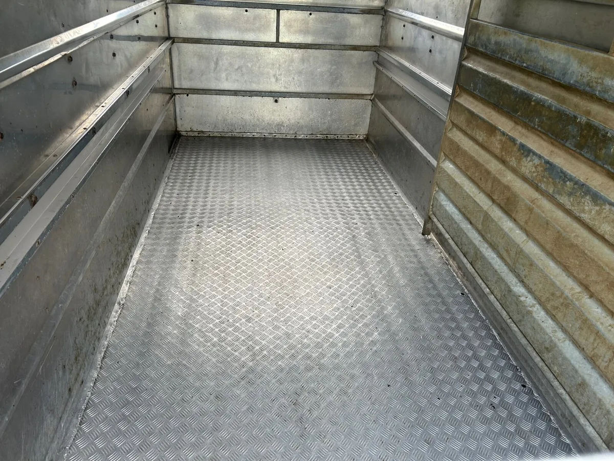 Livestock trailer - Image 2