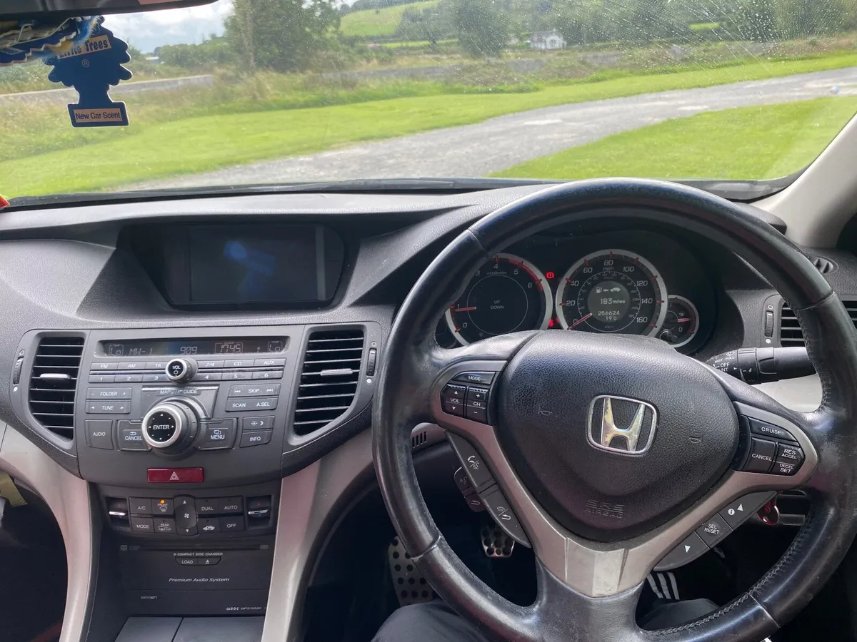 Honda Accord 2009 - Image 4