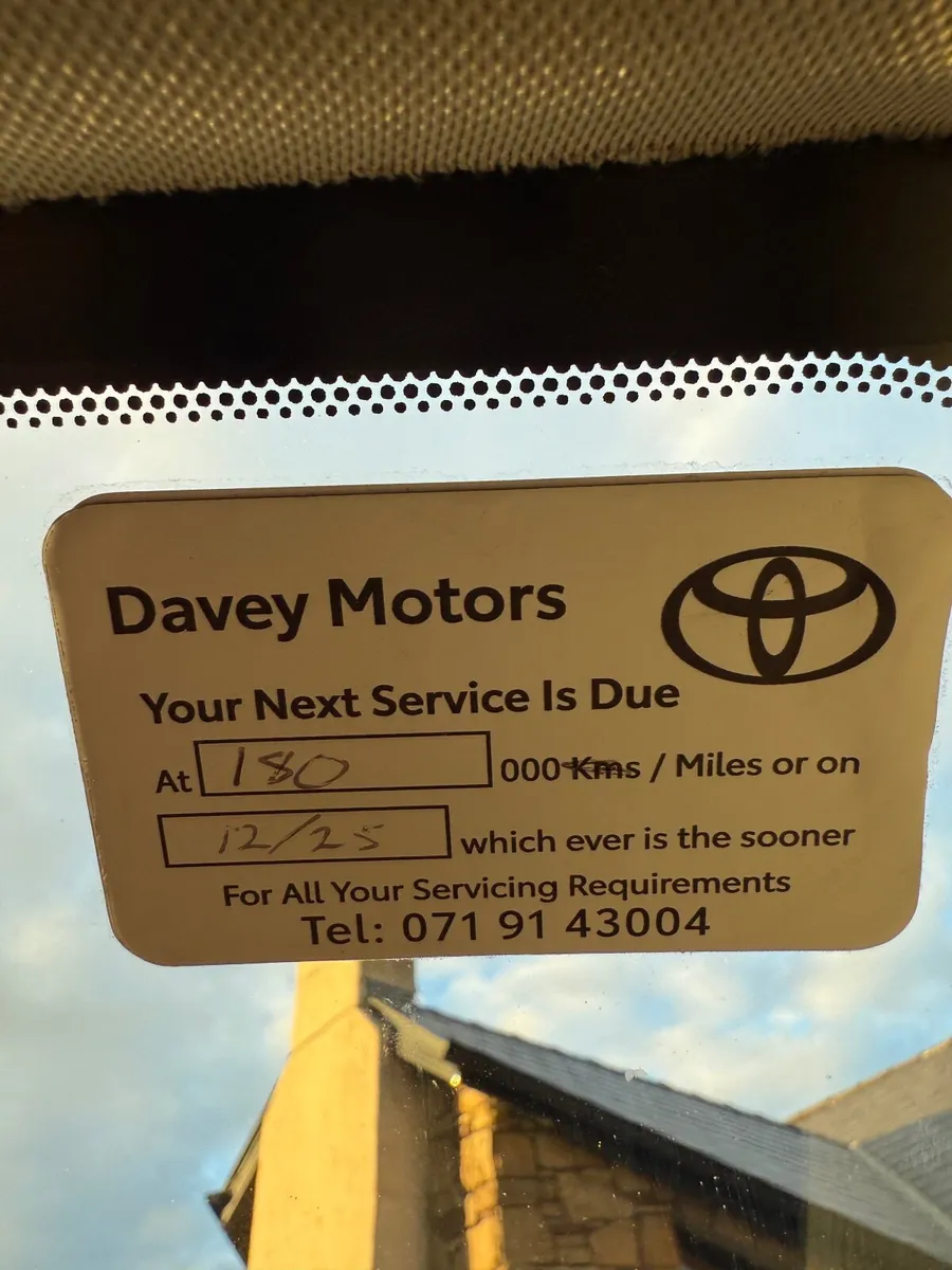 Excellent Toyota Avensis 2009 - Image 2