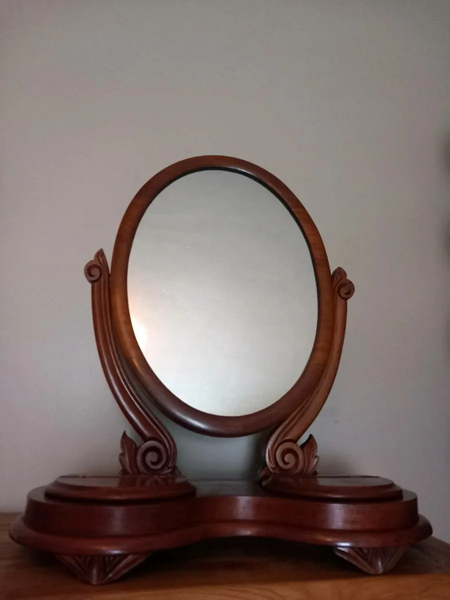 Antique mirror - Image 1