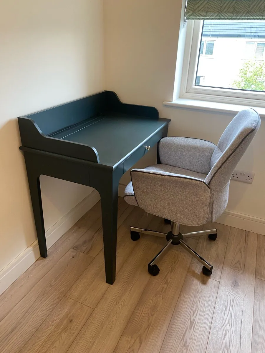 Study & Work Desk with chair - Image 1