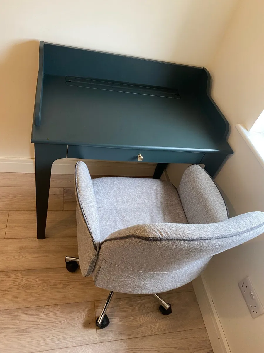 Study & Work Desk with chair - Image 2