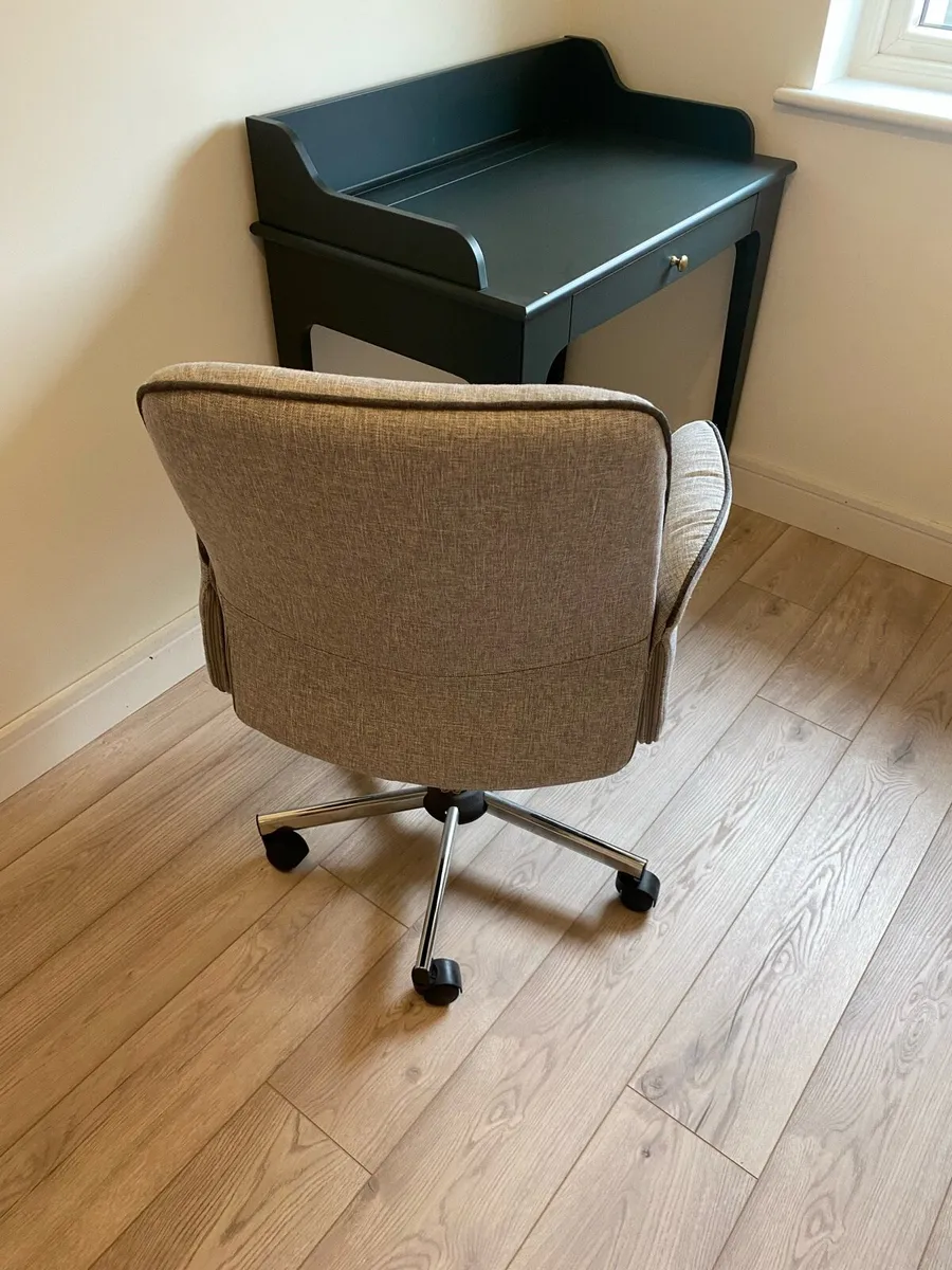 Study & Work Desk with chair - Image 4
