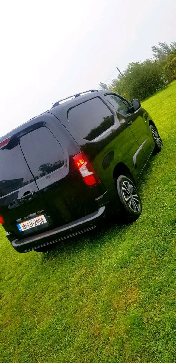 Citroen berlingo 2019, high spec van,  6 speed - Image 3