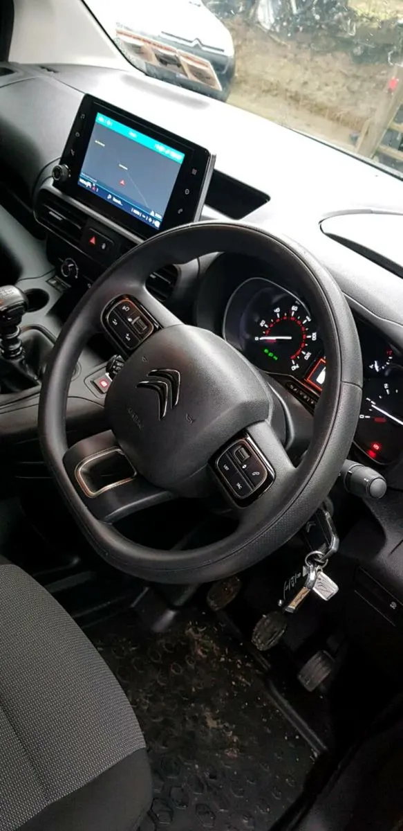Citroen berlingo 2019, high spec van,  6 speed - Image 4