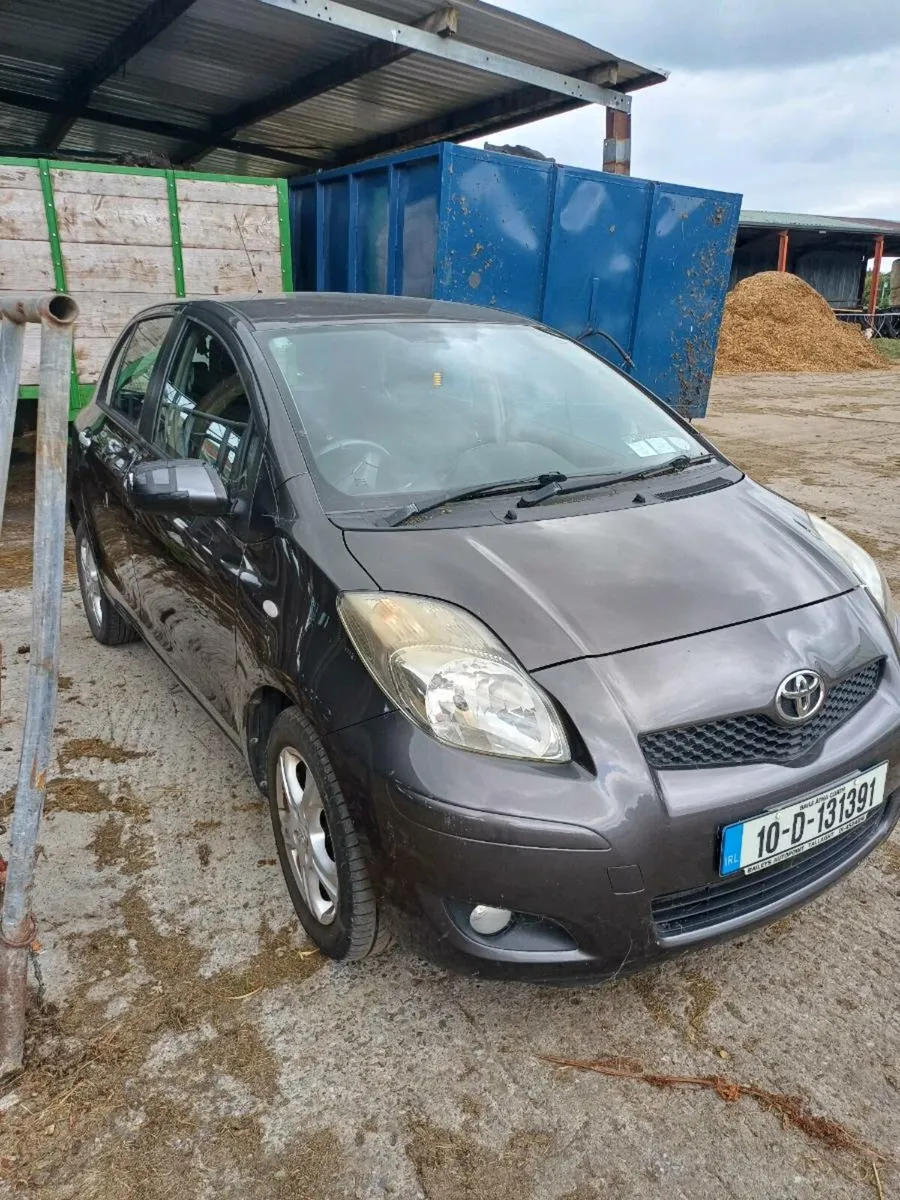TOYOTA YARIS 2010 - Image 2