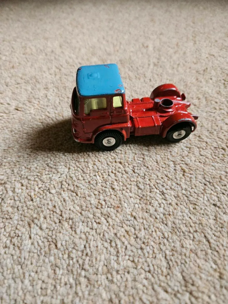 Corgi Chipperfields Circus Truck - Image 1
