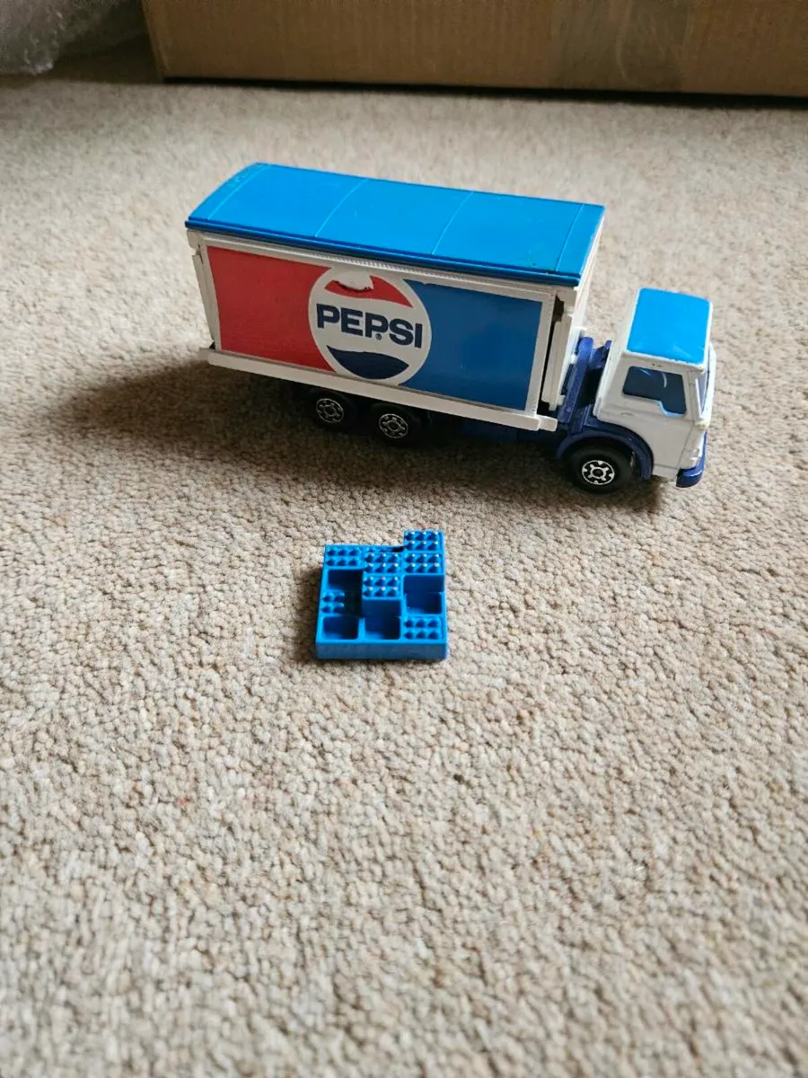 Matchbox Superkings Ford Pepsi Cola Truck - Image 2