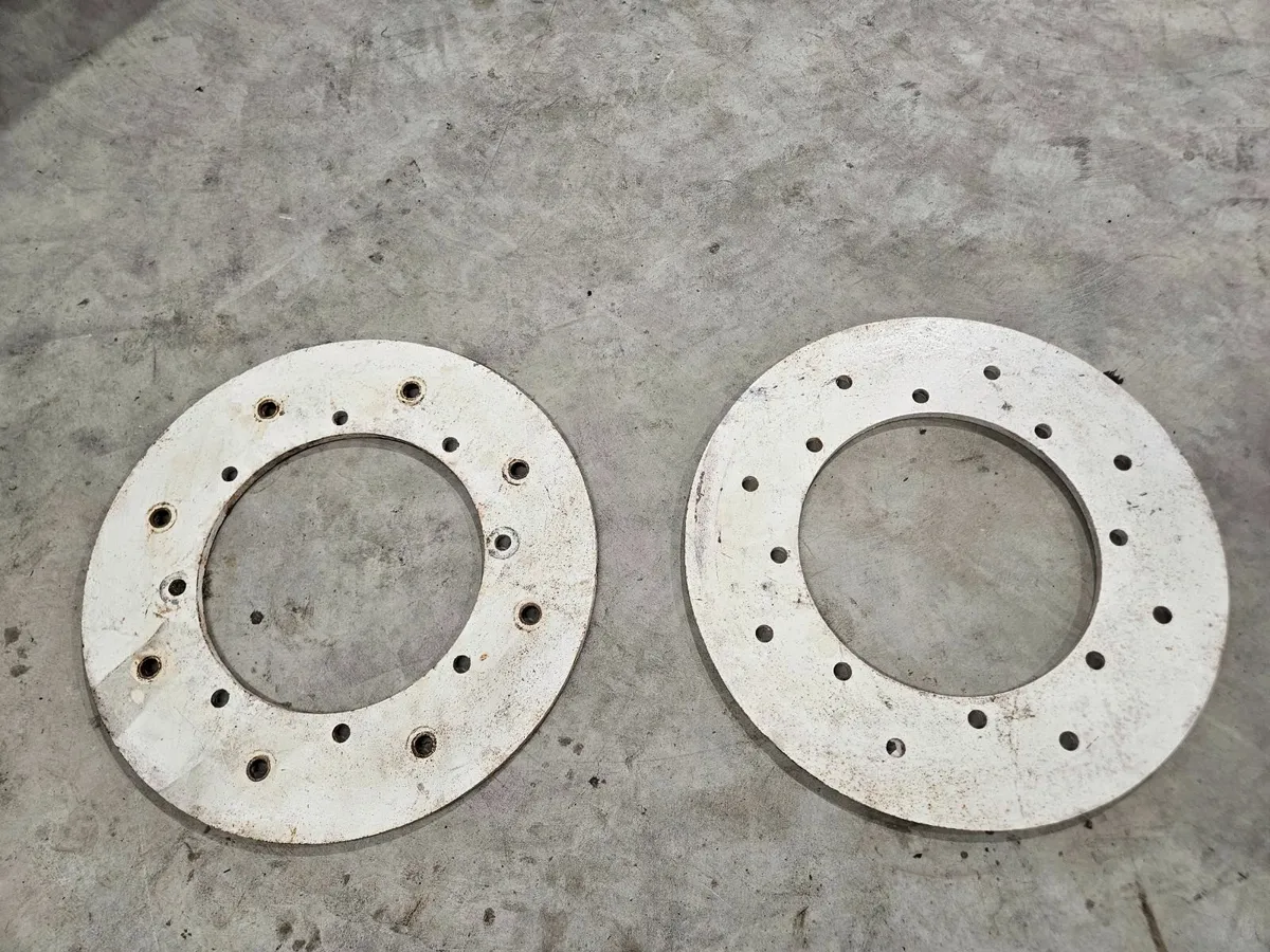 Newholland front hub adaptors - Image 1
