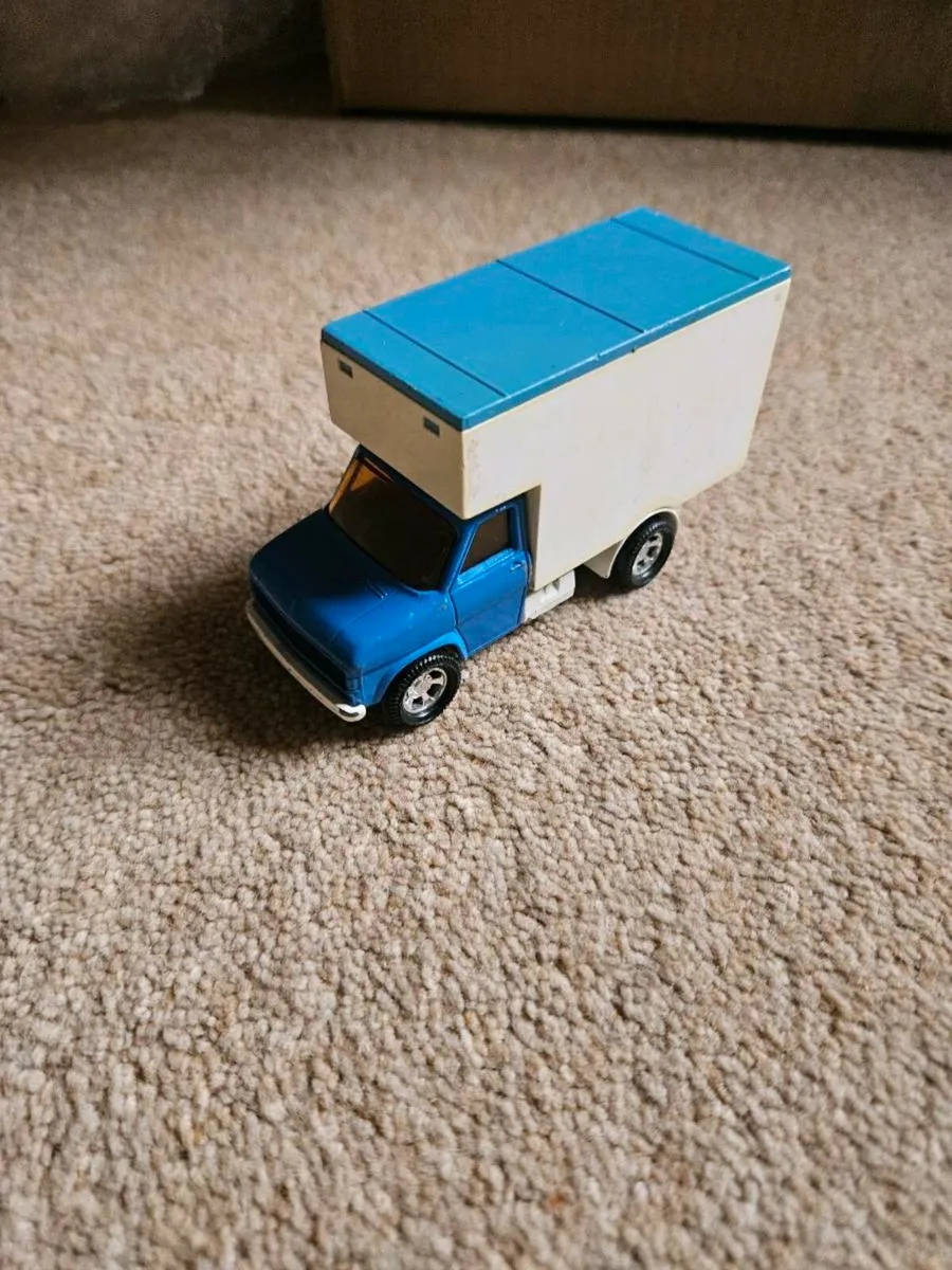 Matchbox Ford Van - Image 2