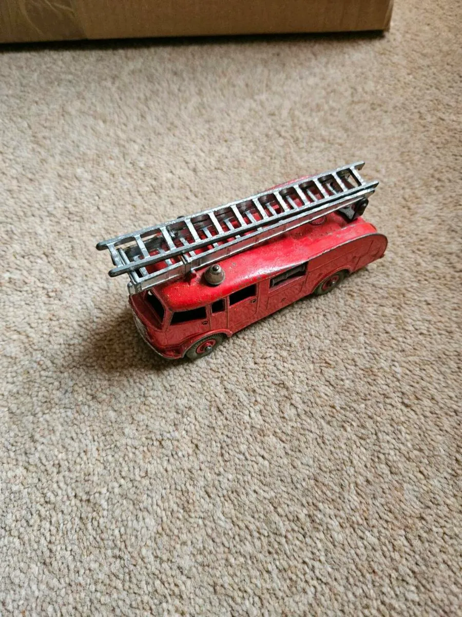 Dinky 1950's Fire Engine - Image 2