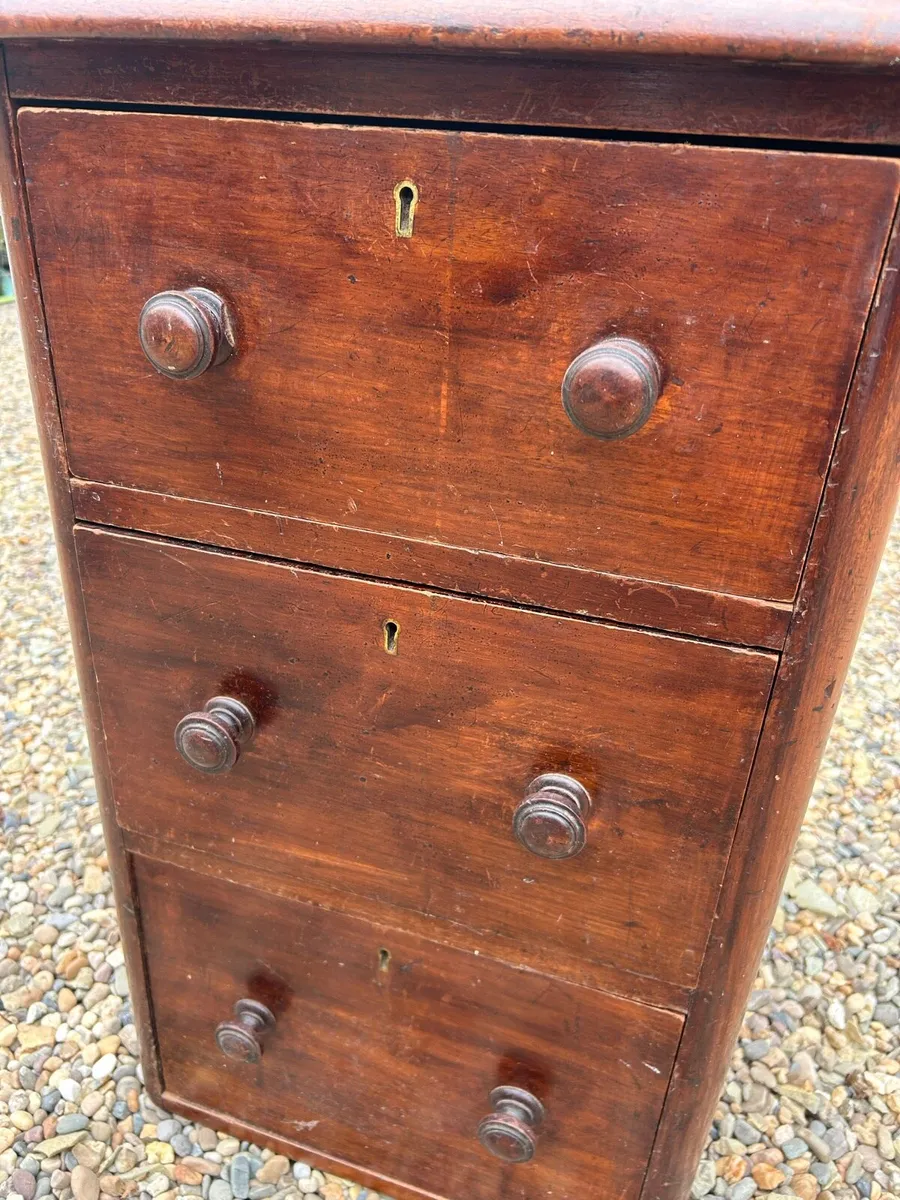 Locker - Image 2