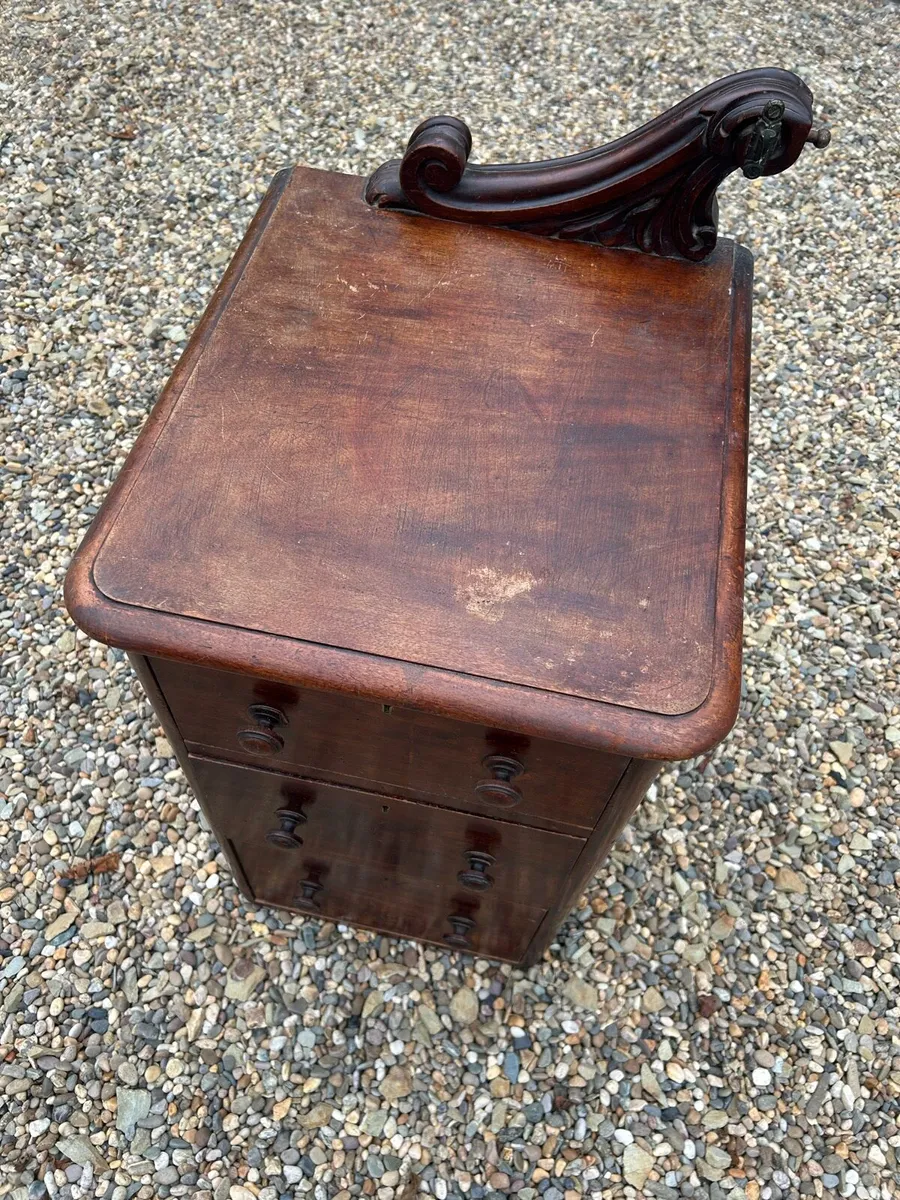 Locker - Image 3