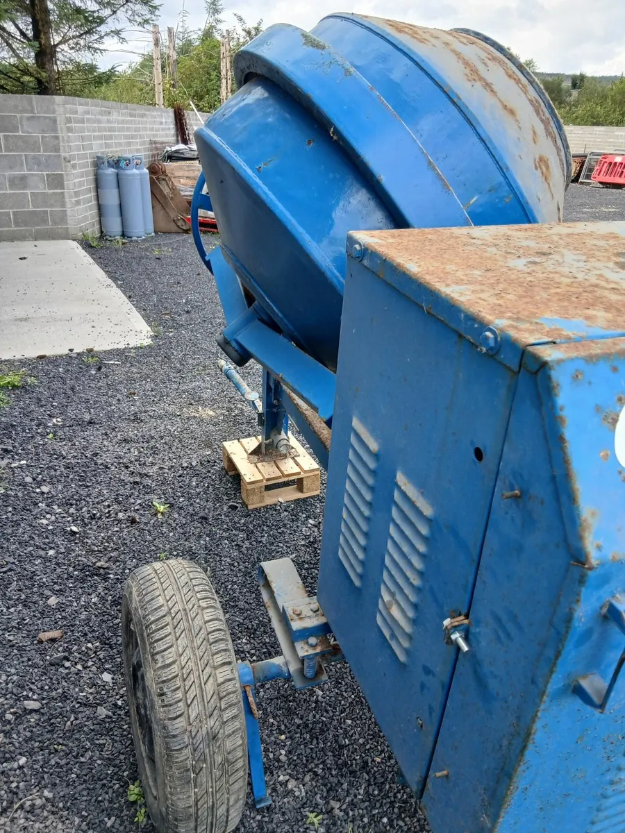 Concrete Mixer - Image 2