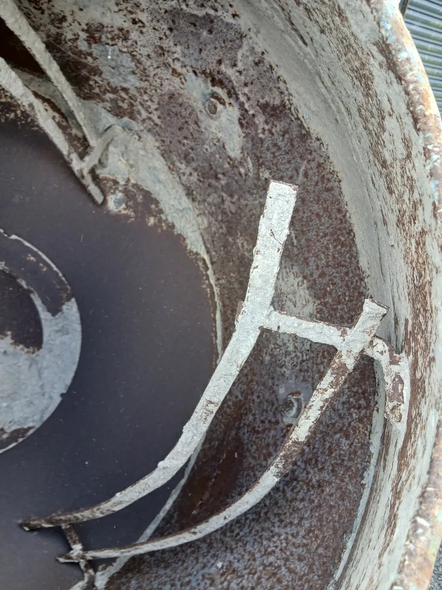 Concrete Mixer - Image 3