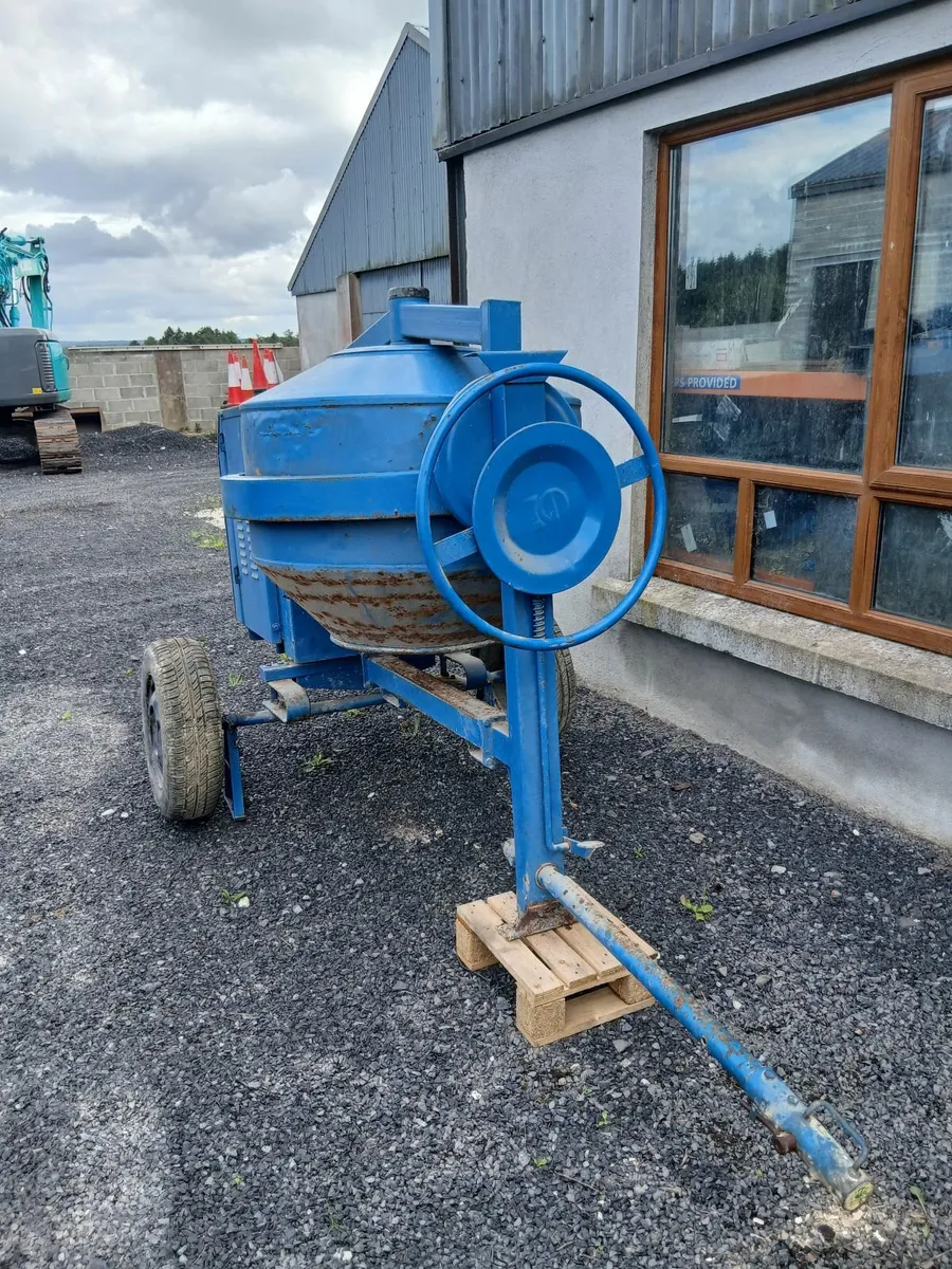 Concrete Mixer - Image 1