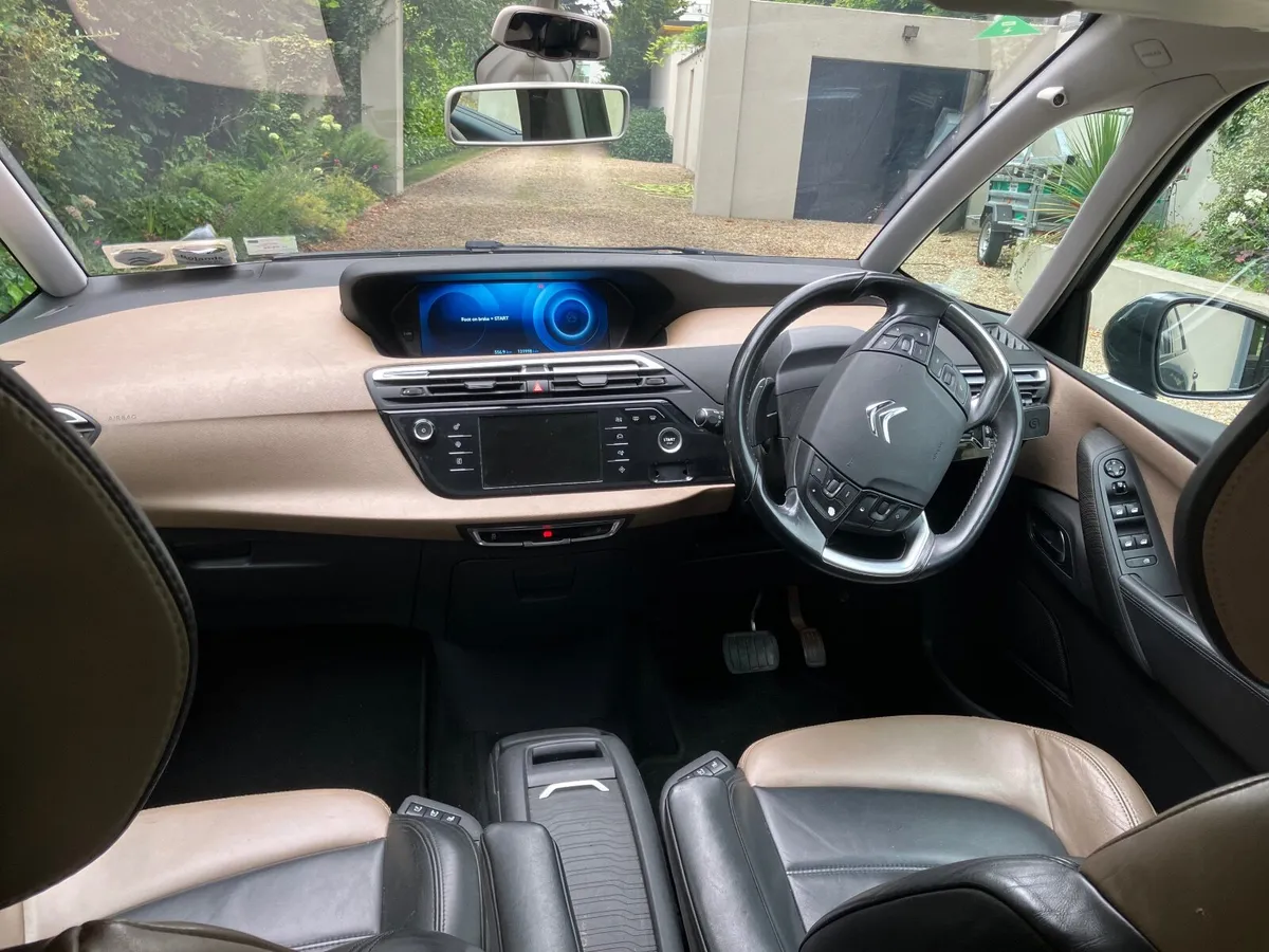 Citroen C4 2015 - 7 seat Automatic leather - Image 2