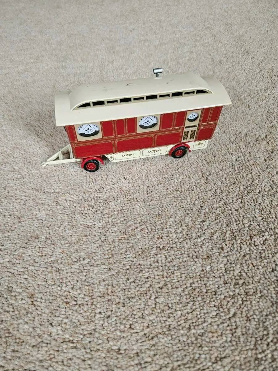 Corgi Circus Fair Ground Caravan - Image 1