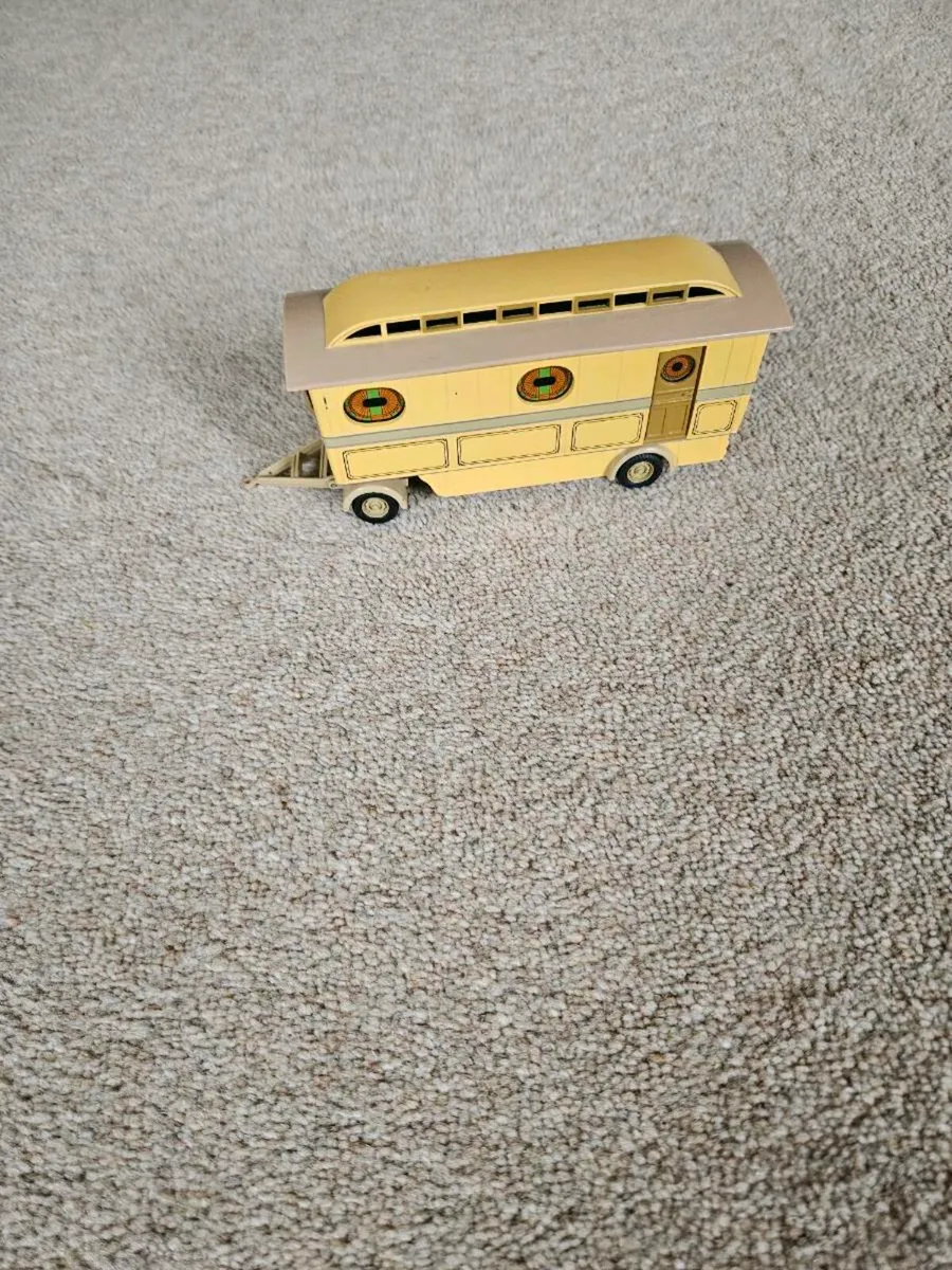 Corgi Circus Fair Ground Caravan - Image 1