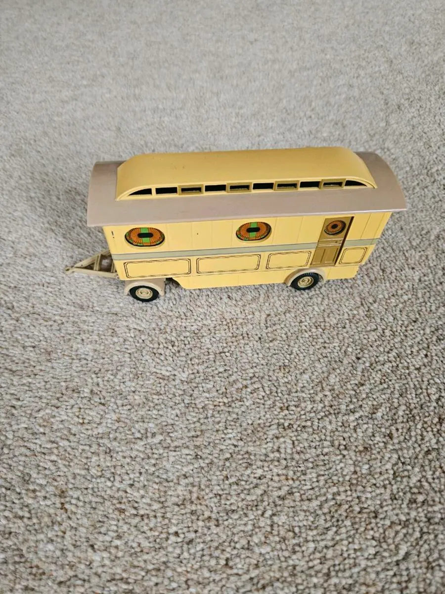 Corgi Circus Fair Ground Caravan - Image 2