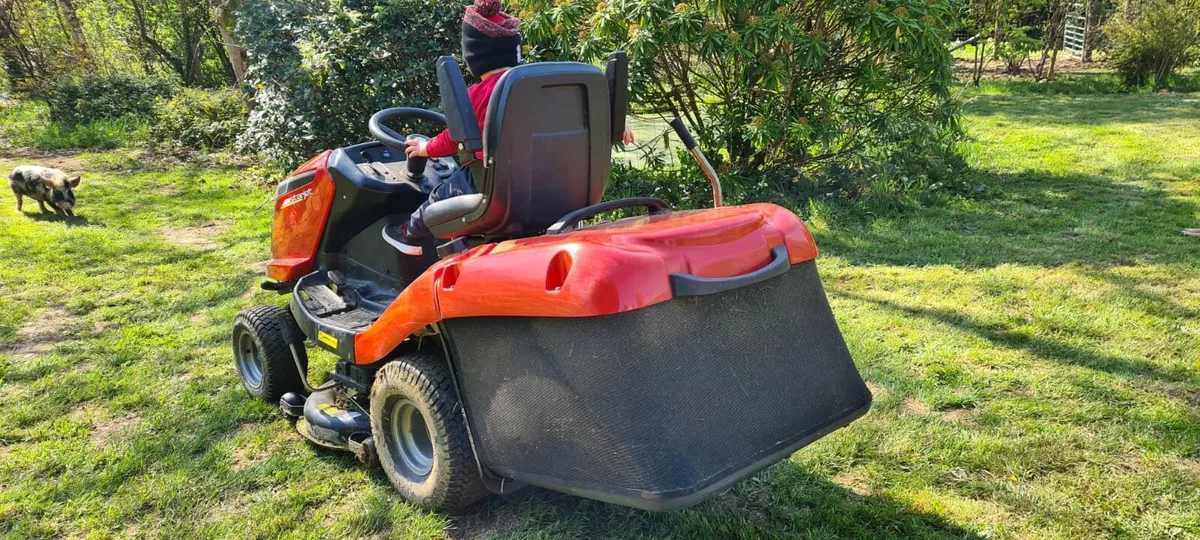 Ride on lawnmower 42" cut 22hp - Image 3