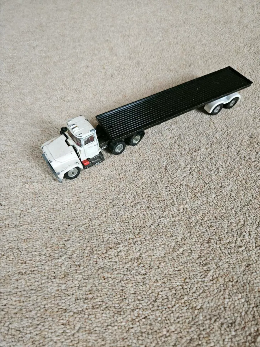 Corgi Mack Truck - Image 1
