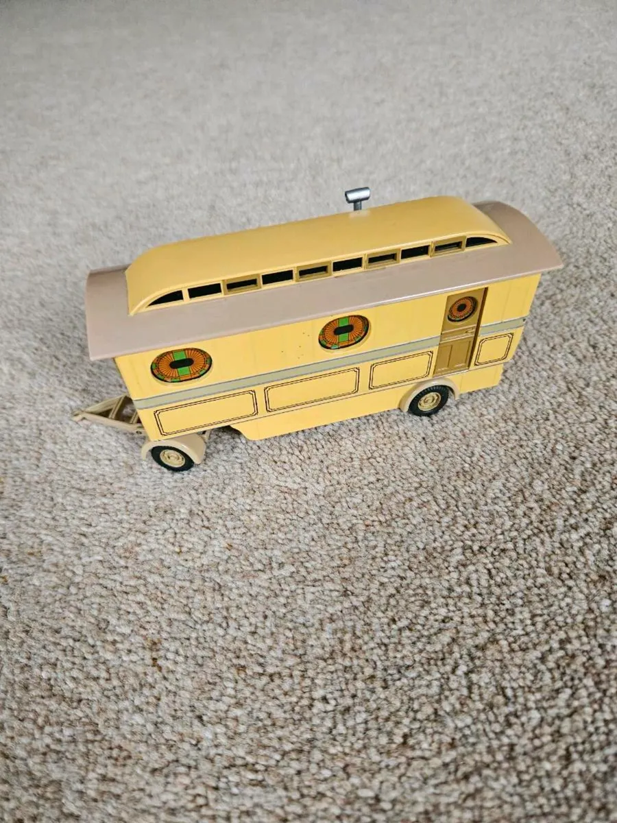 Corgi Circus Fair Ground Trailer Caravan - Image 1