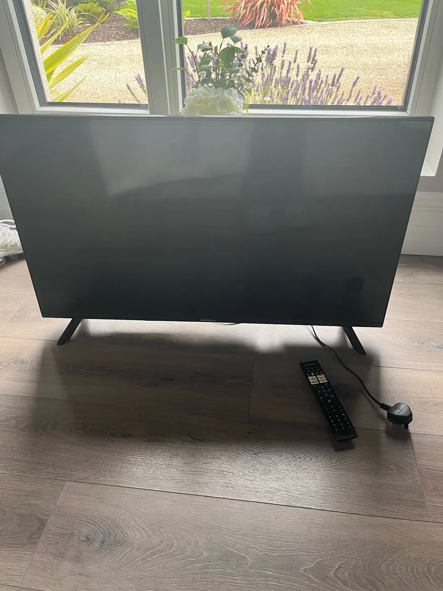 40inch NordMende Smart TV - Image 1